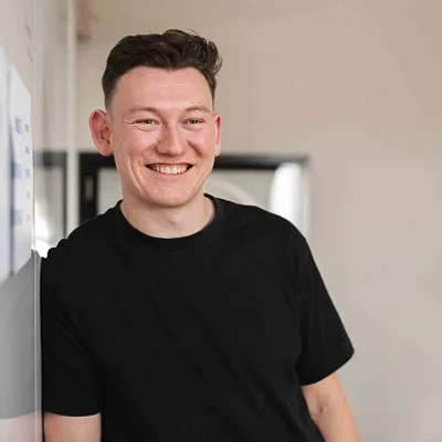 Jasper van Doorn, software-architect en eigenaar van Prikr, specialist in maatwerk webshops.