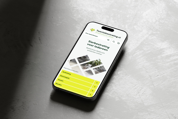 Maatwerk webshop met sierbestrating producten op mobiele website.