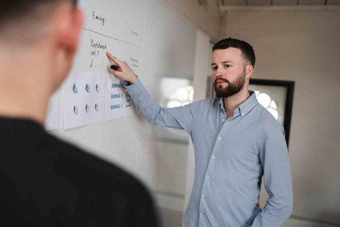 ERP-plan op papier voor een maatwerk ERP-systeem