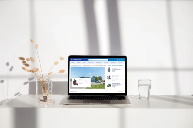 Homepage van Totale Zorgwinkel op een laptop na de webshop optimalisatie